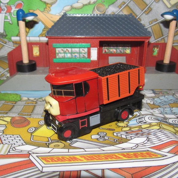 Thomas Trackmaster Motorized Train Engine Track Battery Powered Elizabeth Truck - Picture 1 of 3